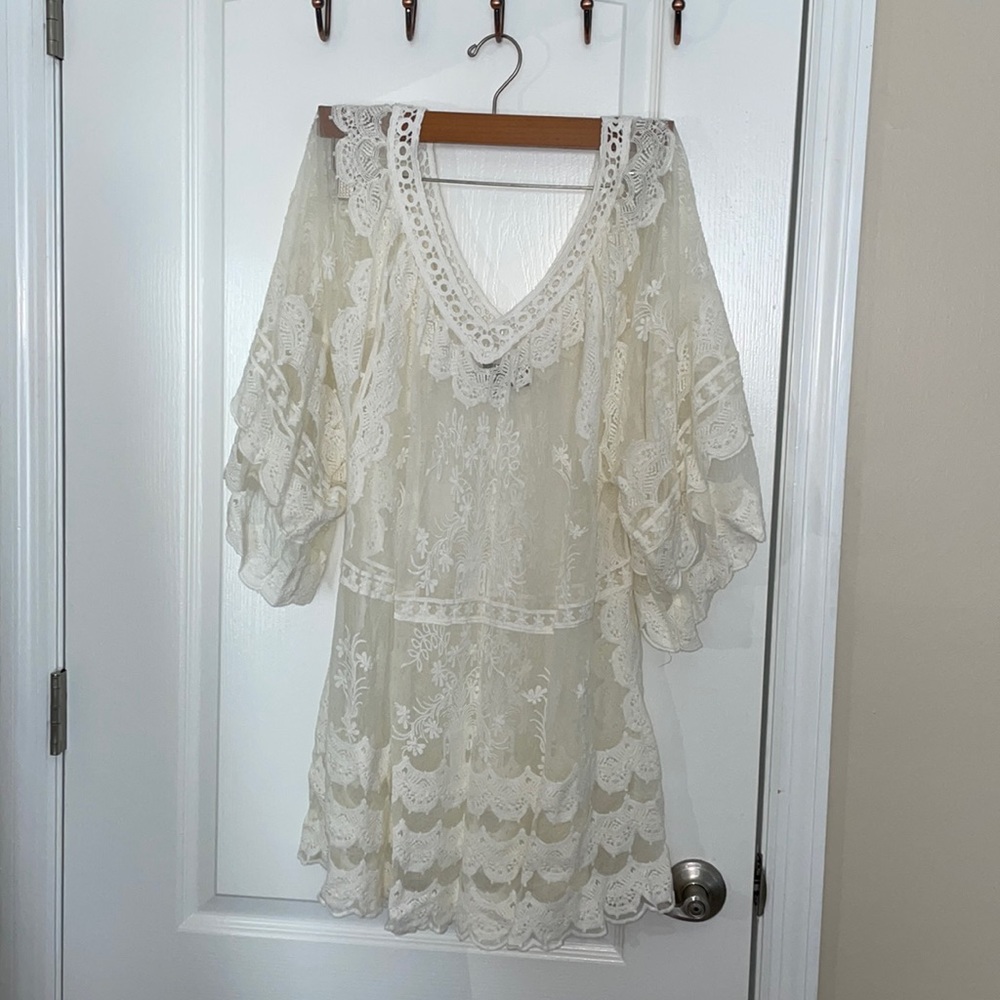Lulus lace cover up